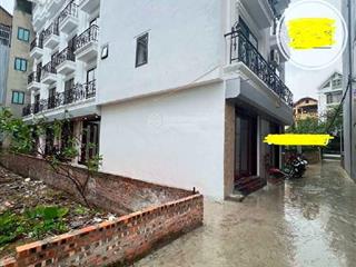 Bán nhà thạch bàn, 30m2 nhà 5 tầng, 5.85 tỷ  dân xây dựng, ôtô đỗ cổng