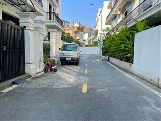 Biệt thự thượng thanh 75m2, 4tầng, mt 6.7m, chào 12.5 tỷ, ô tô thông tránh