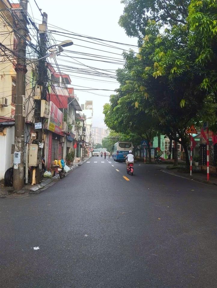 Biệt thự việt hưng 76m2 4 tầng, mt 6.6m, chào 12.4 tỷ ôtô thông tránh, ở sướng