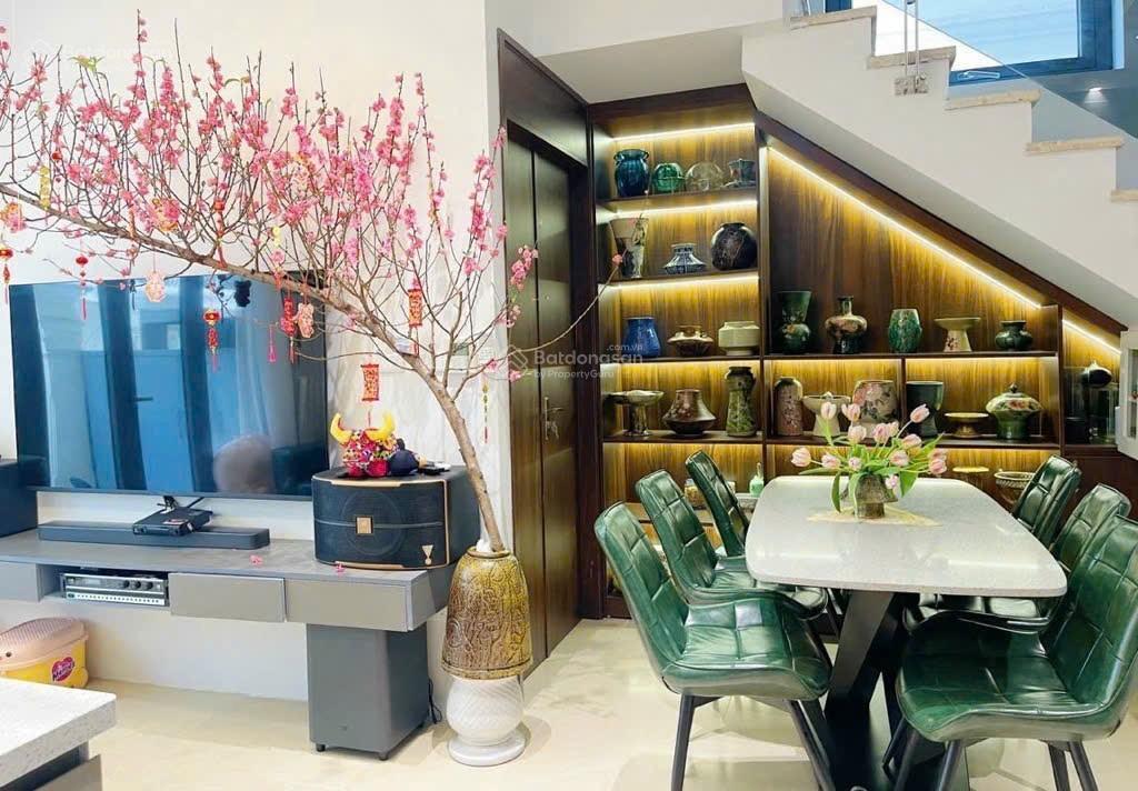 Biệt thự việt hưng 74 m2 12.4 tỷ, 4 tầng, mt 6.6 m ôtô thông tránh, ở sướng