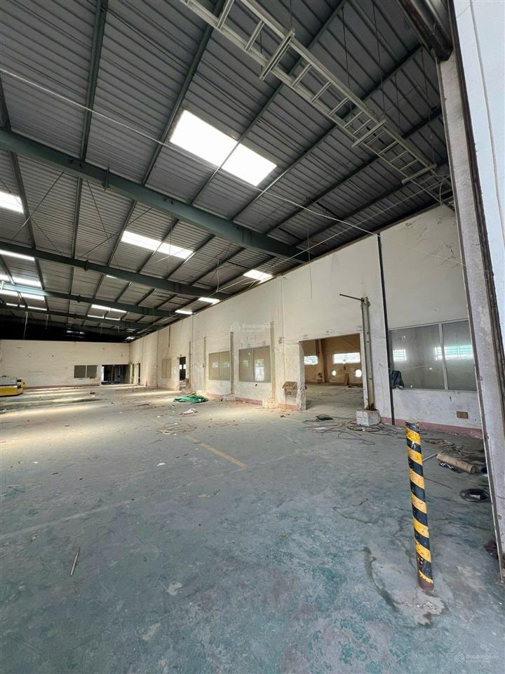 Chính chủ cho thuê kho, xưởng 800 m (tại cự khối  long biên  hà nội)