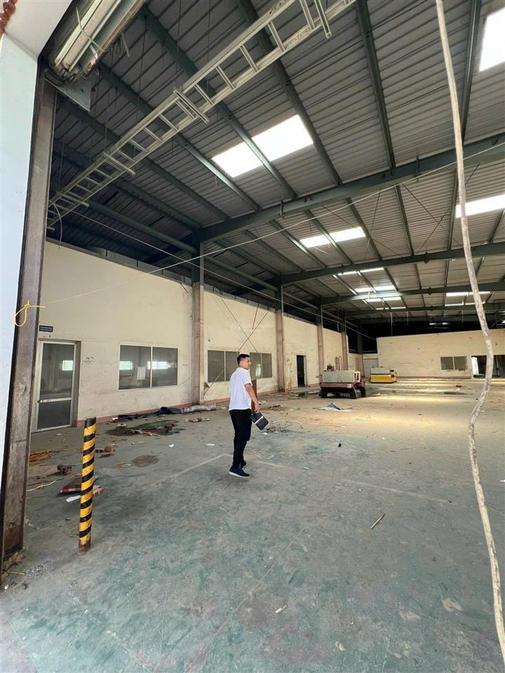 Chính chủ cho thuê kho, xưởng 800 m (tại cự khối  long biên  hà nội)