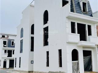 Bán nhà 3,5 tầng sát chợ vinh giá 7,x tỷ