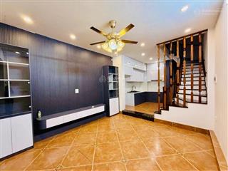 Ô tô đỗ cửa nhà đẹpmới kính koong  hiện đại sang trọng  tặng nội thất dân xâygần phố