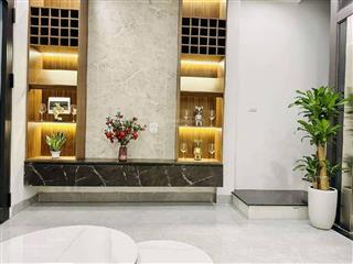 Ba đình  gần phố  vĩnh phúc  ngõ thông  full nội thất dân xây vài bước ra ô tô tránh ngõ thông