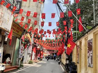 Nhà mới đẹp ở ngayvài bước ô tô tránh. lô góc 2 mặt ngõ. thông phố cầu giấysổ đẹp không lỗi
