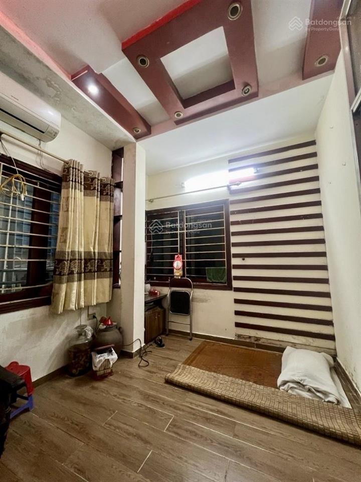 Dân xây  lô góc  2 mặt ngõ  thông  gần hồ tây  phố lạc long quân  giá tốt  ở ngay