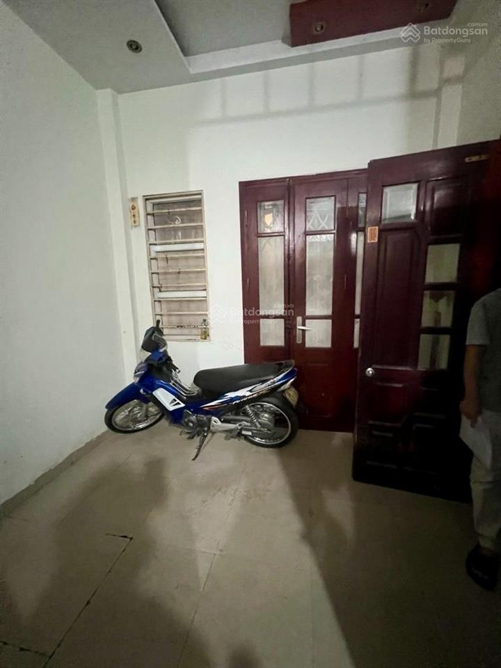 Dân xây  lô góc  2 mặt ngõ  thông  gần hồ tây  phố lạc long quân  giá tốt  ở ngay
