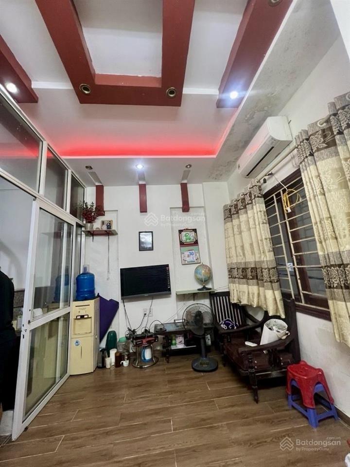 Dân xây  lô góc  2 mặt ngõ  thông  gần hồ tây  phố lạc long quân  giá tốt  ở ngay