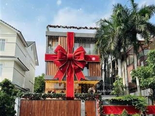 Biệt thự compound thảo điền  dt 15x25m  3 tầng áp mái có hồ bơi + sân vườn chủ định cư chốt 85 tỷ