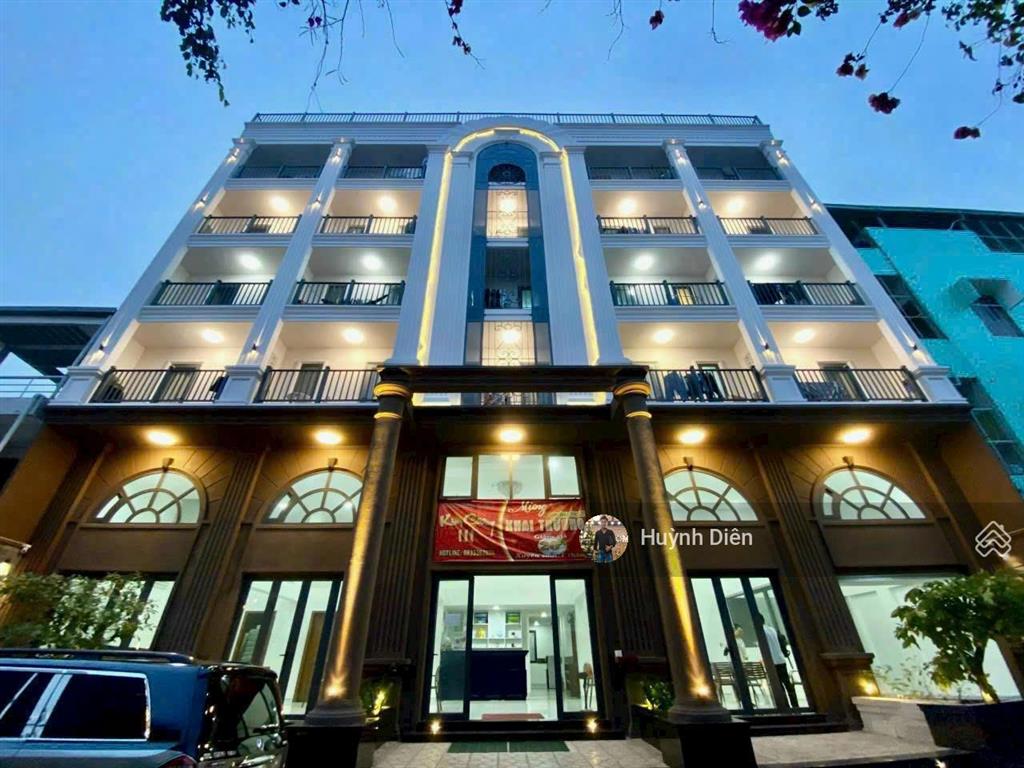 Ngộp bank bán gấp 75 chdv ung văn khiêm, dt 20x40m 6 tầng hđt 450tr/th  giá 68 tỷ  hàng hiếm