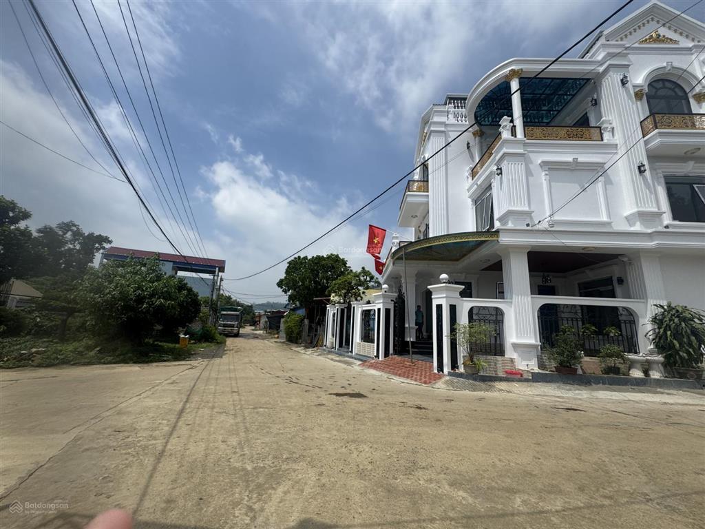 Siêu vip đất 2 mặt tiền tại hòa sơn, lương sơn, hòa bình. dt 160m2, giá 3,2tỷ (tl mạnh)