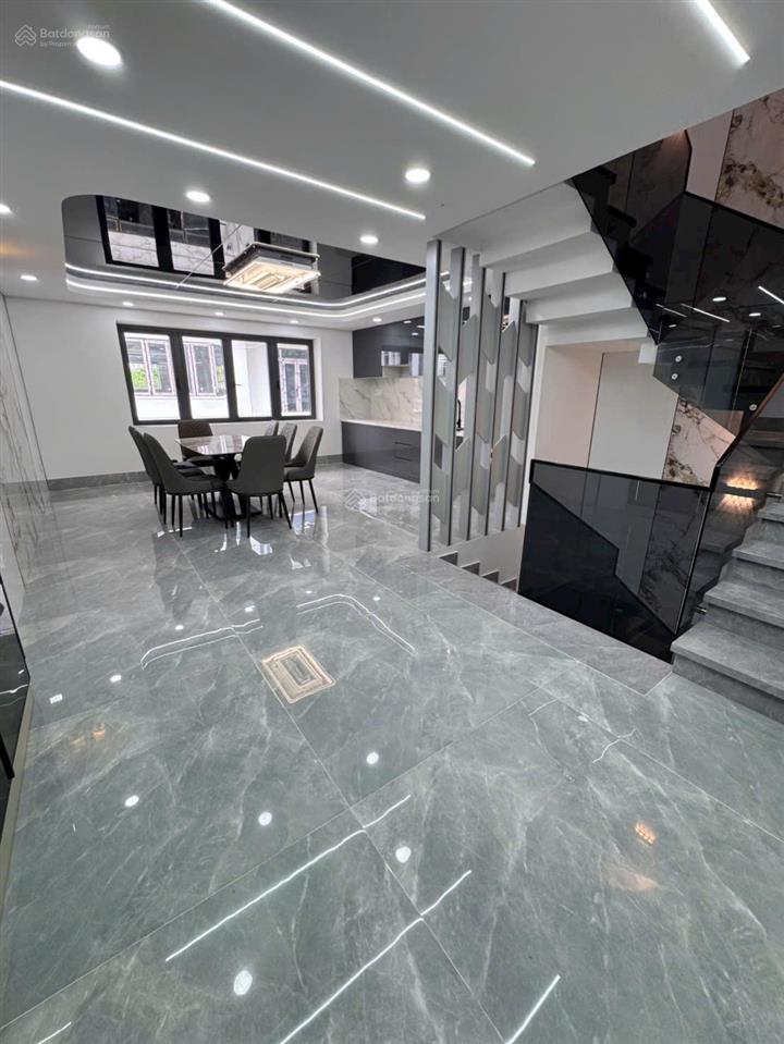 Nhà mới 5.6m x 15m hẻm 6m thông ngay chợ bình thành quận bình tân