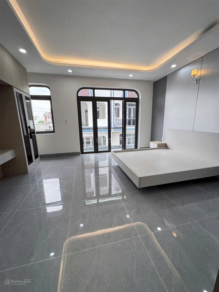 Nhà mới 5.6m x 15m hẻm 6m thông ngay chợ bình thành quận bình tân