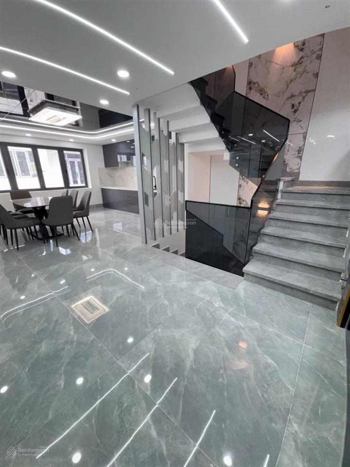 Nhà mới 5.6m x 15m hẻm 6m thông ngay chợ bình thành quận bình tân