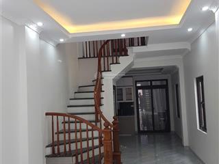 Nhà dòng tiền đầu tư. 41.2m2/5t/7 phòng/cho thuê 20  25tr/th  5,95 tỷ. ngõ 3 gác, 70m ra quốc lộ
