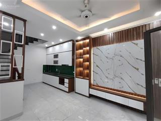 5,1 tỷ có luôn nhà mới 5 tầng  30m2  mt 5m. cách đúng 15m (2 nhà) ra trục chính chợ bắc lãm
