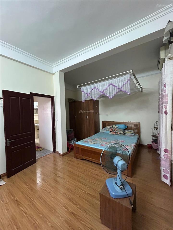 Bán gấp, nhà 4 tầng 38m2, mt 5,3m, dân xây kiên cố, 4 ngủ đủ công năng, trung tâm đống đa, 7,9tỷ.