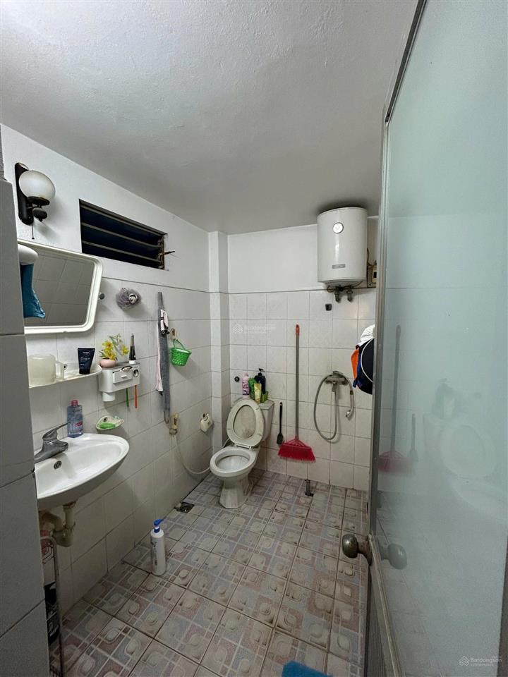 Bán gấp, nhà 4 tầng 38m2, mt 5,3m, dân xây kiên cố, 4 ngủ đủ công năng, trung tâm đống đa, 7,9tỷ.