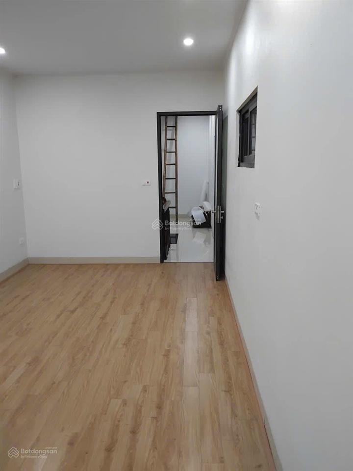 Chính chủ cần bán nhà 2 tầng dt 60m2, 10m ra mặt ngõ ô tô tránh đất vuông, mặt tiền 3m sâu gần 10m