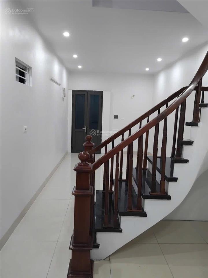 Chính chủ cần bán nhà 2 tầng dt 60m2, 10m ra mặt ngõ ô tô tránh đất vuông, mặt tiền 3m sâu gần 10m