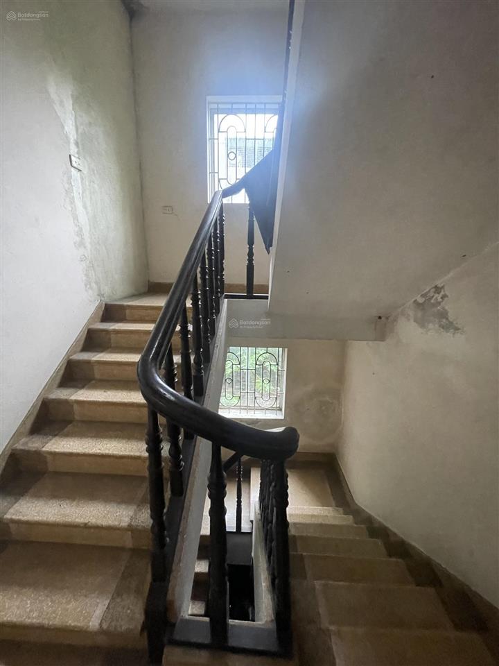 Chính chủ bán nhà 3 tầng gần đường tam trinh hoàng mai dt 52,8m2 thực tế 69,2m2 mt 4m, giá 8,5tỷ