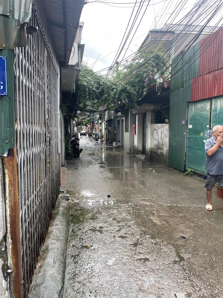 Chính chủ bán nhà 3 tầng gần đường tam trinh hoàng mai dt 52,8m2 thực tế 69,2m2 mt 4m, giá 8,5tỷ