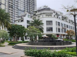 Chính chủ bán shophosue 219m2 vinhomes gardenia.  0968 891 ***