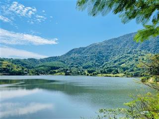 Bán 1,3ha đất bám hồ  cố đụng, tiến xuân hòa lạc  đường ô tô  view hồ lưng tựa núinghỉ dưỡng