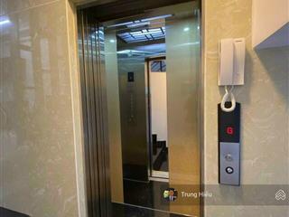 Tòa nhà lớn 2 mặt tiền phan đăng lưu. hầm trệt 3 lầu. ngang 10 dài 20m. hdt 100tr/tháng