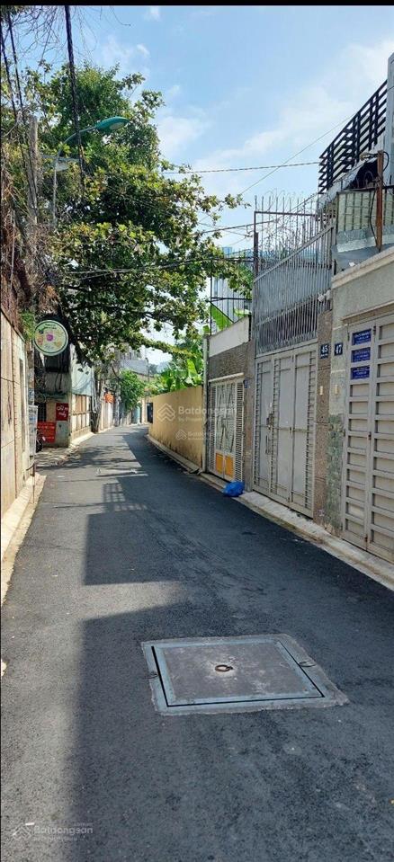 Nhà mt vị trí siêu vip ngay trung tâm q. pn, đ. nguyễn thị huỳnh dt (4x18,3)m, 3 tầng. 5pn, 5wc