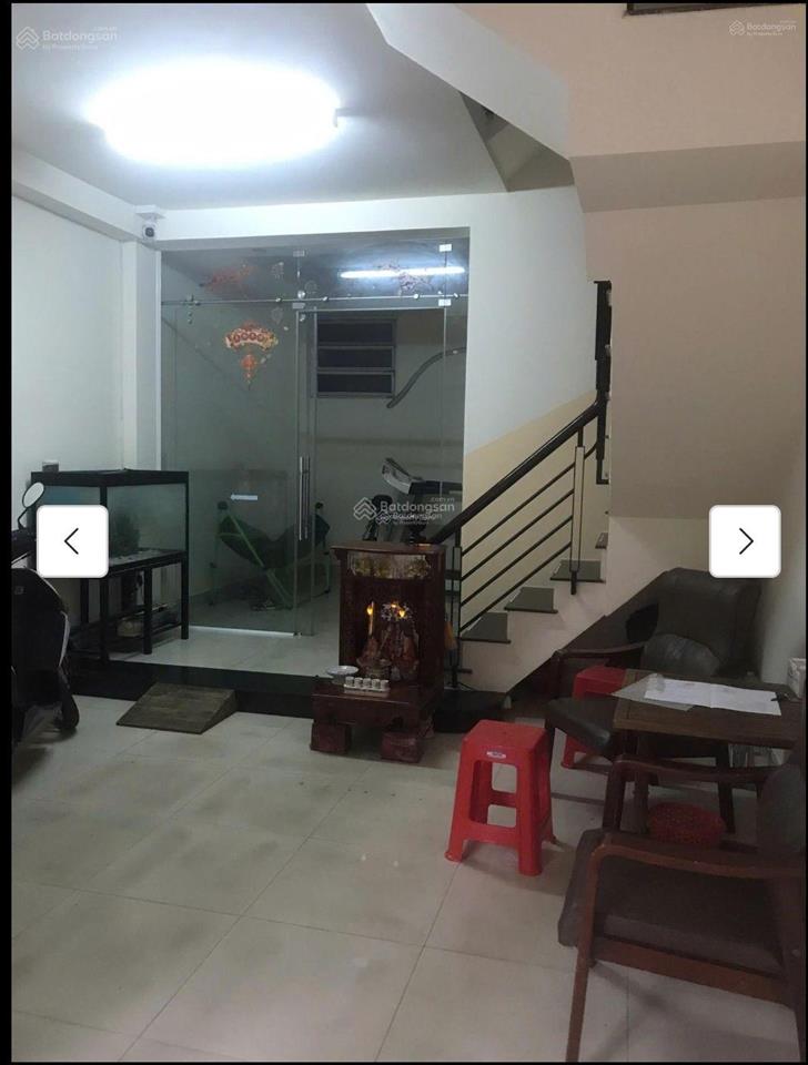 Nhà mt vị trí siêu vip ngay trung tâm q. pn, đ. nguyễn thị huỳnh dt (4x18,3)m, 3 tầng. 5pn, 5wc