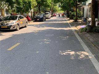 Bán mảnh đất trung tâm phường phúc lợi đường 2 chiều ô tô tránh nhau thoải mái giá tốt 77m2