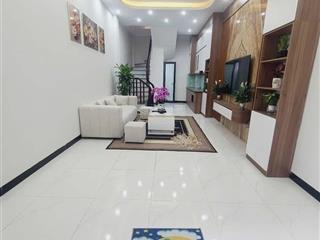 Chủ nhà cần thanh khoản gấp căn nhà cực đẹp tại vĩnh quỳnh ô tô đỗ gần dt 38m3 chỉ nhỉnh 4 đồng