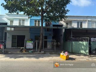 Sổ sẵn ra dãy trọ bàu bàng 150m2 (1 kiot + 4 phòng trọ). đang thu nhập 9tr/th. gần kcn bàu bàng