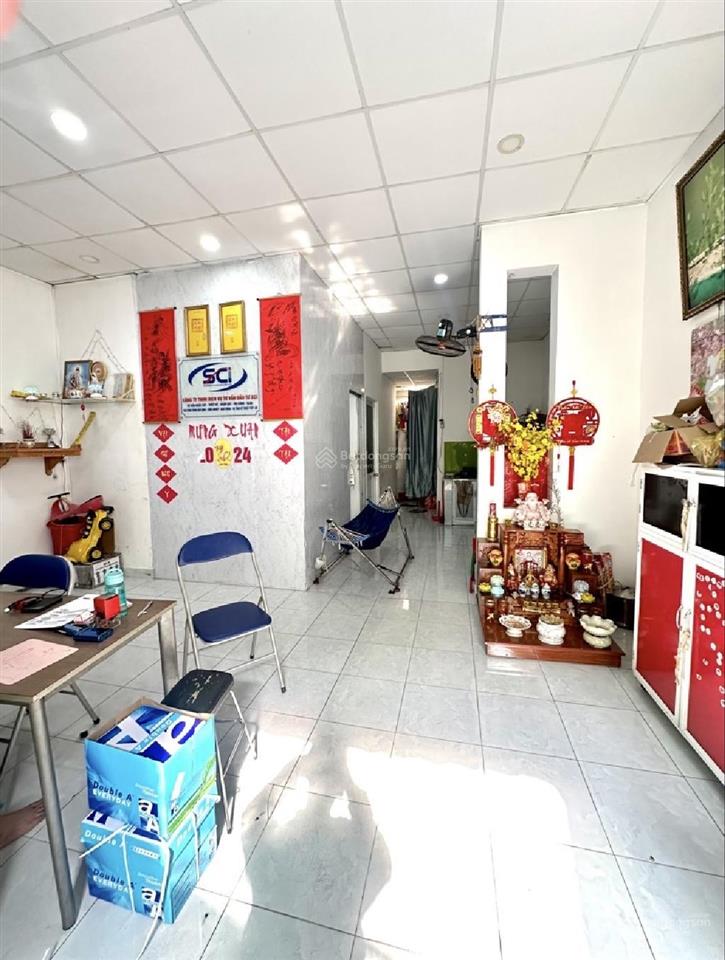 Bán nhà 72m2, 3,9tỷ, ngang 5,2m, gần chợ thủ đức, kha vận cân, linh tây, 3pn 2wc