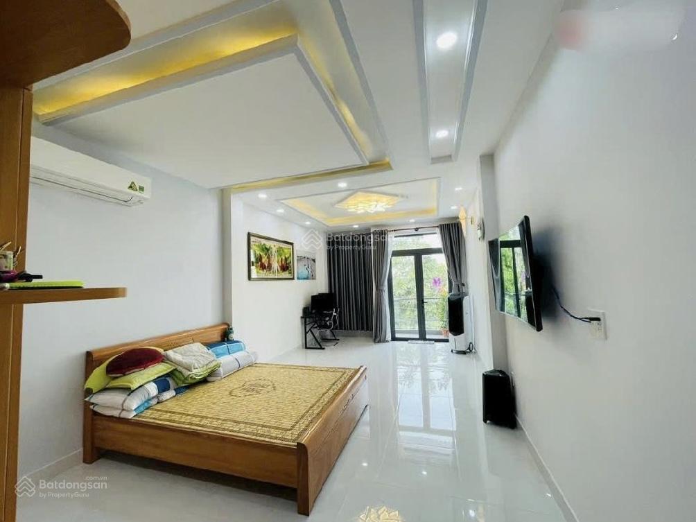 Nhà 3 tầng mặt tiền đường số, tt linh tây  kha vạn cân  phạm văn đồng, 4pn 4wc, sân ô tô, 10,8 tỷ