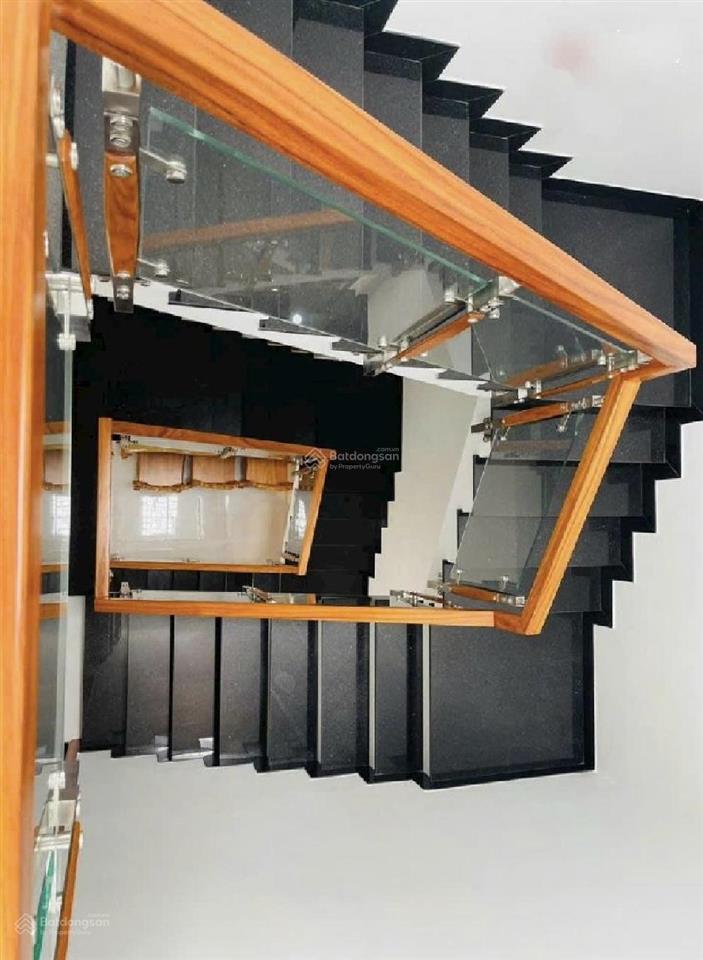 Nhà 3 tầng mặt tiền đường số, tt linh tây  kha vạn cân  phạm văn đồng, 4pn 4wc, sân ô tô, 10,8 tỷ