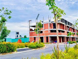 Chỉ 1 tỷ 200 triệu dọn vào ở ngay nhà phố 4 tầng gần chợ bình chánh
