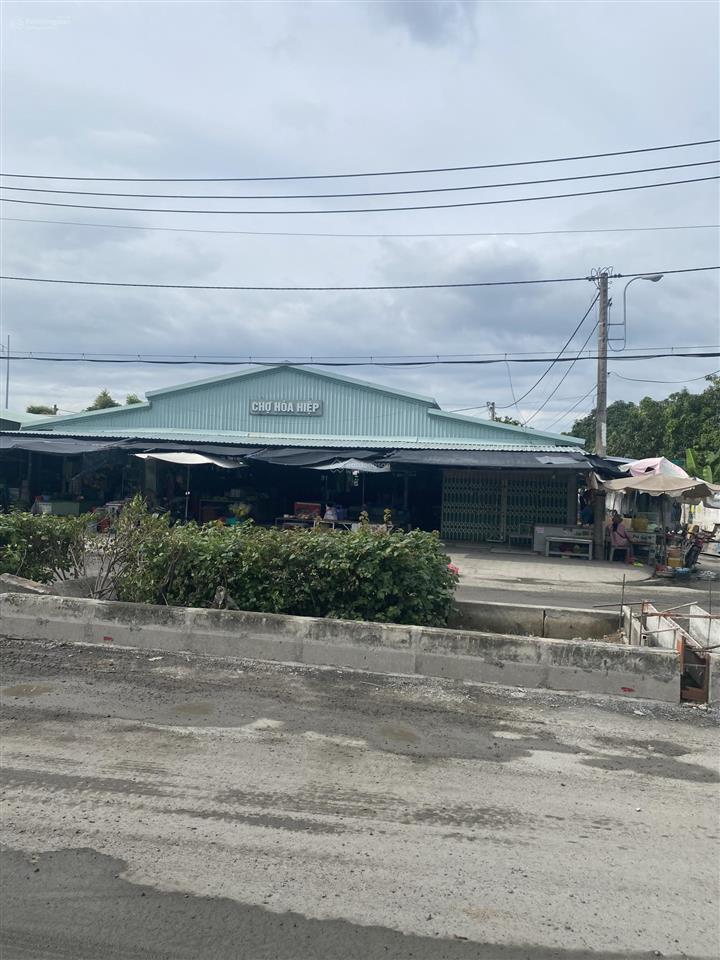 Chính chủ gửi bán lô đất mặt tiền lương văn nho ngay chợ hoà hiệp cảm kết giá rẻ nhất thị trường