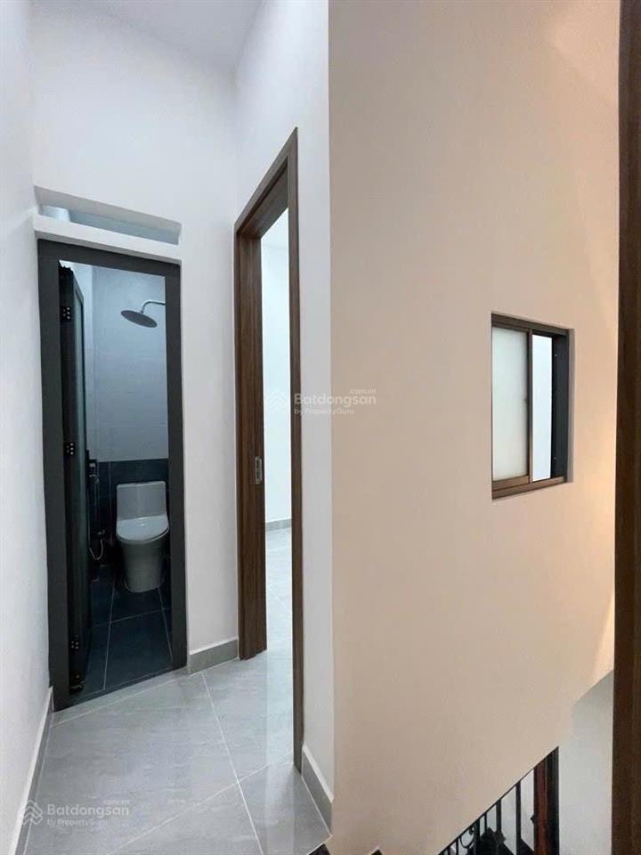 Bán nhà 1/ ngay chợ tân hương, tân phú, 20m2, 2 tầng, 2 phòng ngủ, nhỉnh 2 tỷ