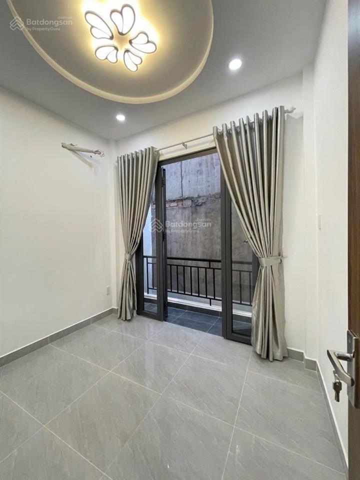 Bán nhà 1/ ngay chợ tân hương, tân phú, 20m2, 2 tầng, 2 phòng ngủ, nhỉnh 2 tỷ