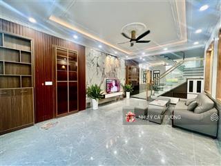 Gia đình có việc cần nên bán gấp tháng 11 pháo đài láng, ngõ thông, kinh doanh, nhà mới 20m ra oto