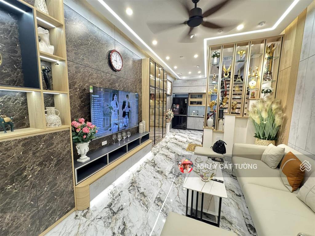 "cực shock! thái thịnh, lô góc, gần phố, ngõ nông, 25m ô tô tránh "