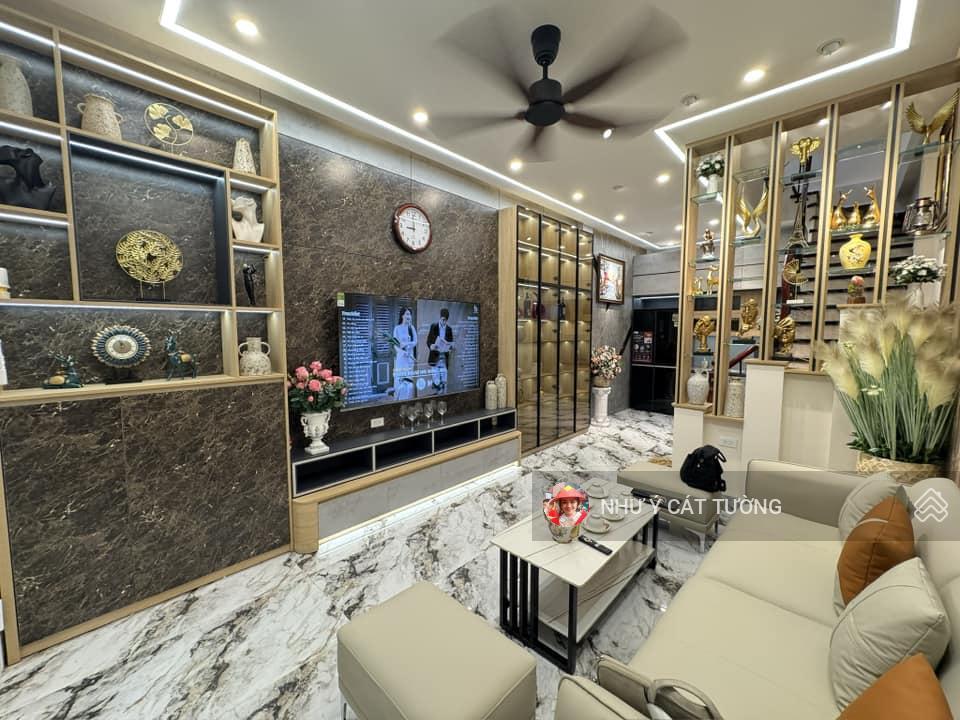 "cực shock! thái thịnh, lô góc, gần phố, ngõ nông, 25m ô tô tránh "