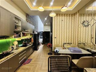 Nhà đẹp 4 tầng ngay hoàng diệu 2  90m2(4.5x20m)  5pn 5wc  có thang máy.