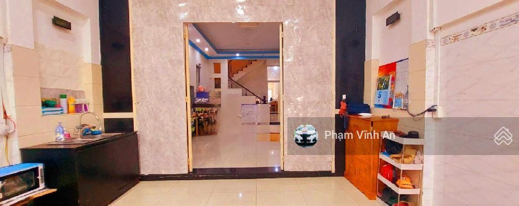 Bán nhà 2 tầng mặt tiền đình phong phú 110m2(4.5x24m) 14.2 tỷ