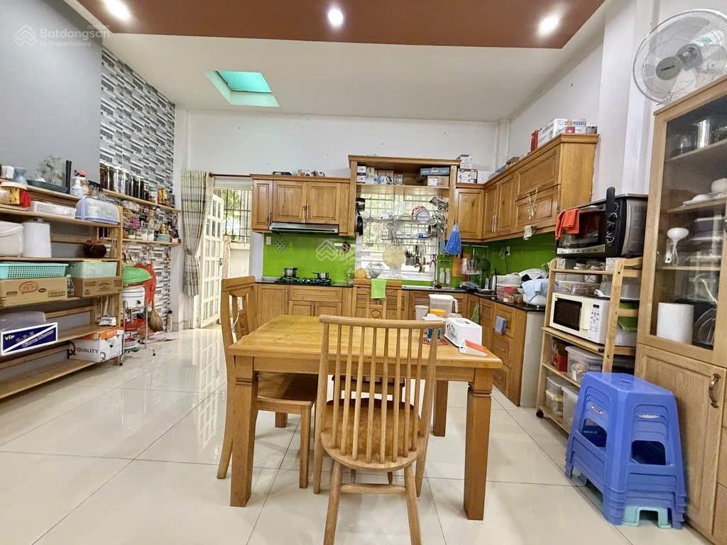 Nhà 3 tầng mặt tiền d2 ngay man thiện  115m2(5x23m)  mt kinh doanh đỉnh