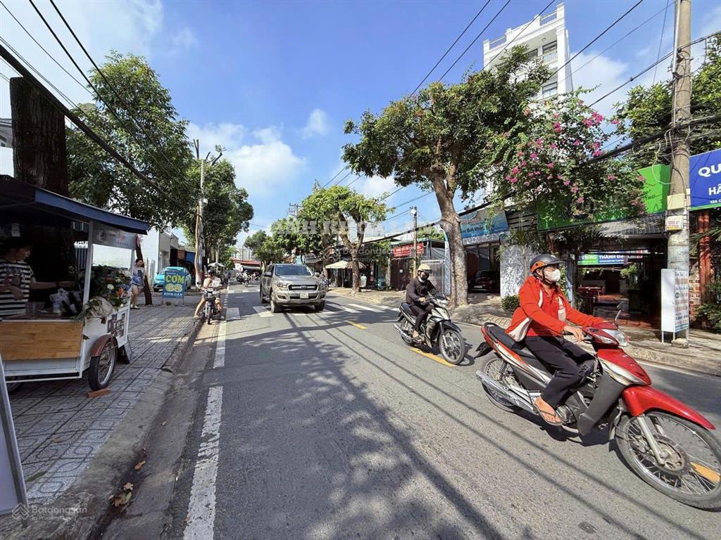 55tr/m2  lô đất 206m2( 13x16m)  gần metro  cách mặt tiền linh trung vài bước chân