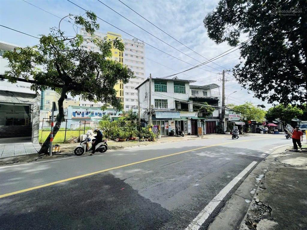 55tr/m2  lô đất 206m2( 13x16m)  gần metro  cách mặt tiền linh trung vài bước chân